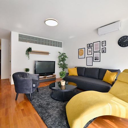 Lavir Apartment With Parking Загреб Экстерьер фото