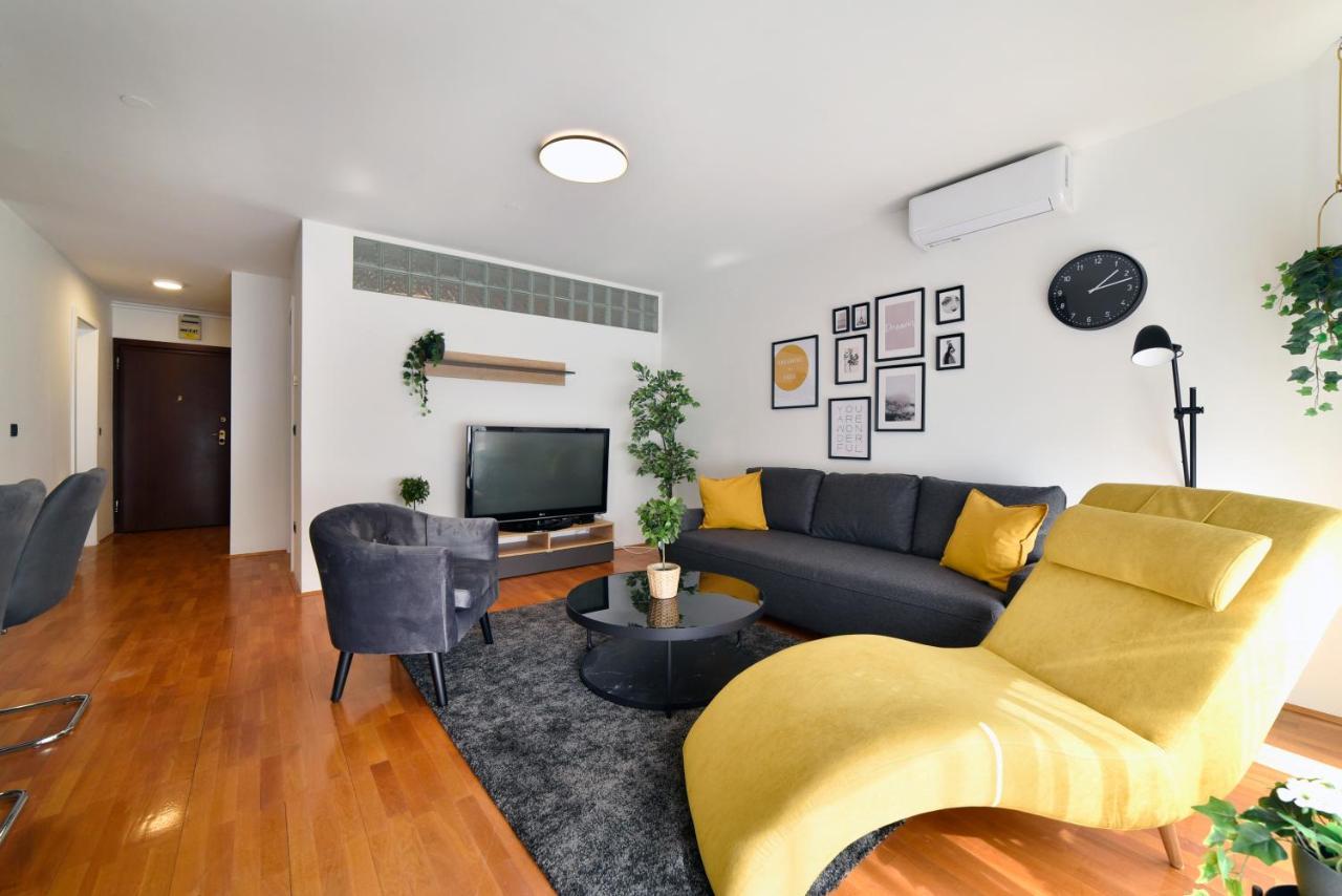 Lavir Apartment With Parking Загреб Экстерьер фото